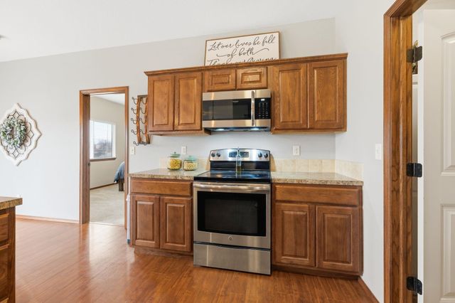 2402 S Fieldcrest, Wichita, KS 67215