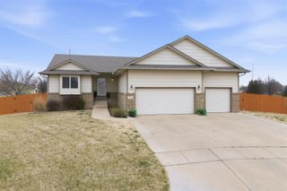 2402 S Fieldcrest, Wichita, KS 67215