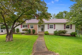 103 E Pasadena Rd, Oak Ridge, TN 37830