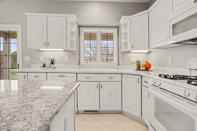 1100 Longview Lane, Saline, MI 48176