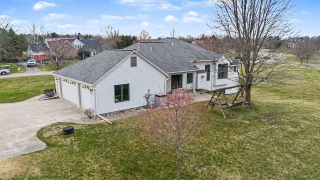 1100 Longview Lane, Saline, MI 48176