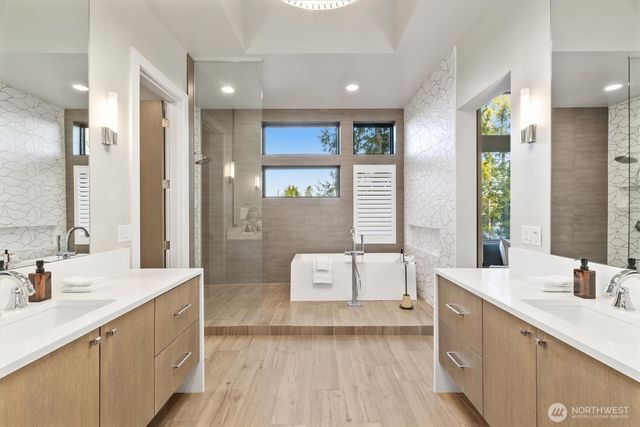 18858 NE 49th Place, Sammamish, WA 98074