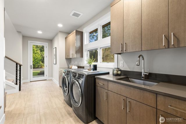 18858 NE 49th Place, Sammamish, WA 98074