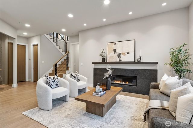 18858 NE 49th Place, Sammamish, WA 98074