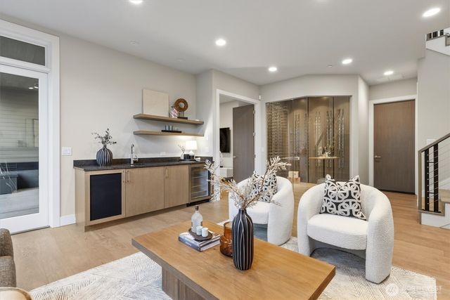 18858 NE 49th Place, Sammamish, WA 98074