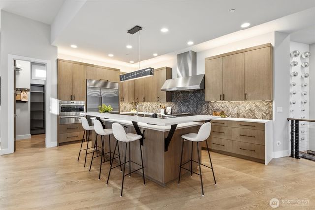 18858 NE 49th Place, Sammamish, WA 98074