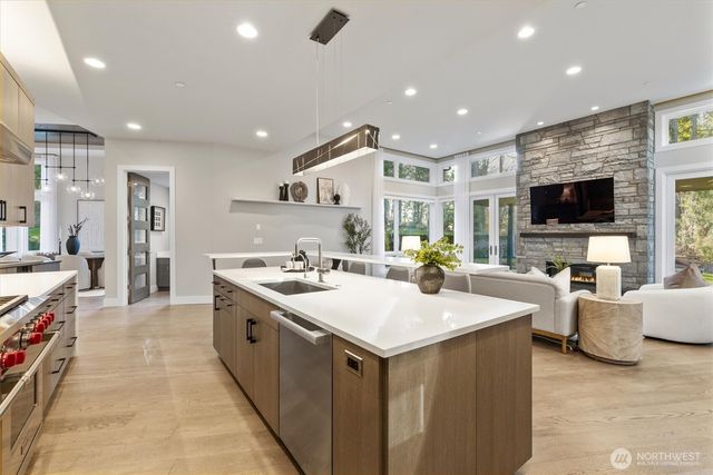 18858 NE 49th Place, Sammamish, WA 98074