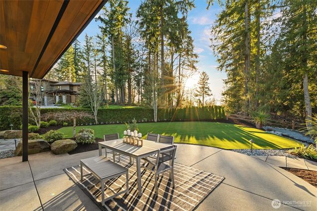 18858 NE 49th Place, Sammamish, WA 98074