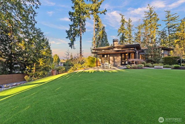 18858 NE 49th Place, Sammamish, WA 98074