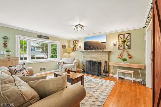 166 Beech Ter, Wayne Twp., NJ 07470