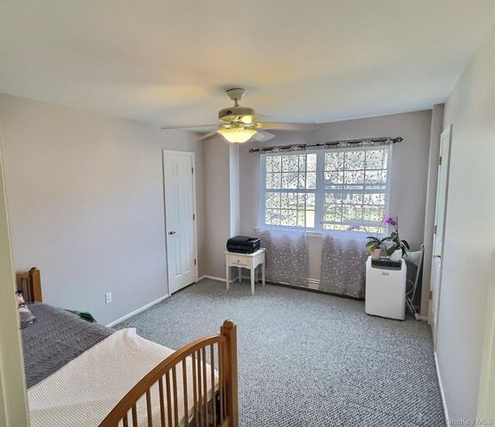 29 Terra Pines Gate, Yaphank, NY 11980