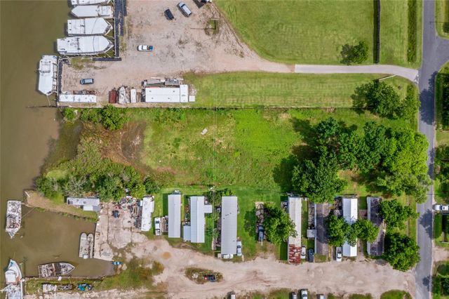 4301 20th Street N, Texas City, TX 77590