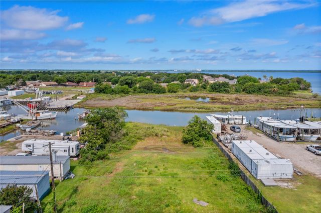 4301 20th Street N, Texas City, TX 77590
