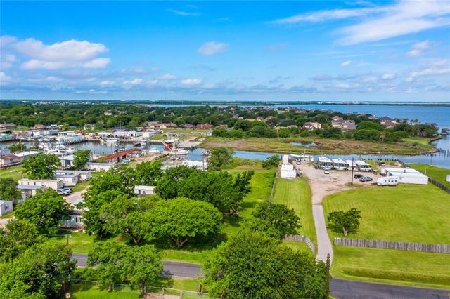 4301 20th Street N, Texas City, TX 77590
