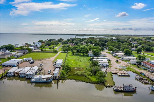 4301 20th Street N, Texas City, TX 77590