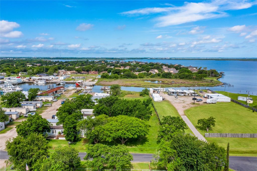4301 20th Street N, Texas City, TX 77590