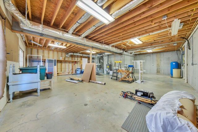 28 Queen Mothers CT, Wirtz, VA 24184