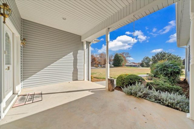 28 Queen Mothers CT, Wirtz, VA 24184