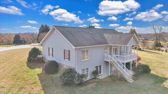 28 Queen Mothers CT, Wirtz, VA 24184