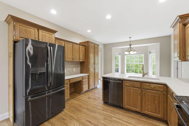 2012 N 7th Avenue, Ozark, MO 65721