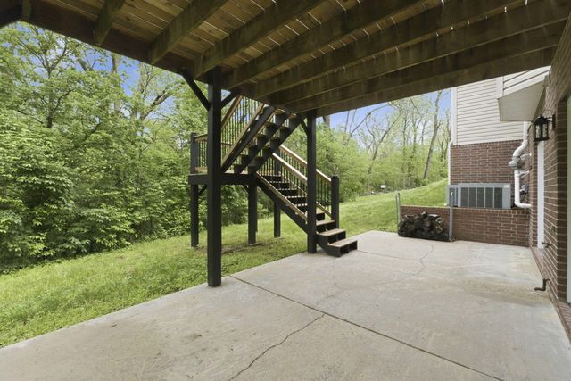 2012 N 7th Avenue, Ozark, MO 65721
