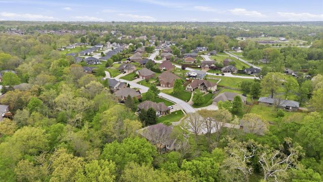 2012 N 7th Avenue, Ozark, MO 65721