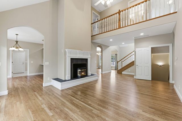 2012 N 7th Avenue, Ozark, MO 65721