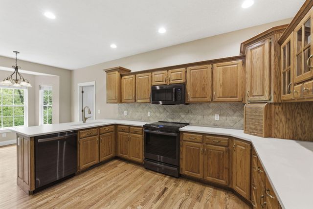 2012 N 7th Avenue, Ozark, MO 65721