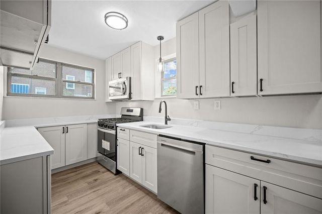 7454 Fleming St, Swissvale, PA 15218