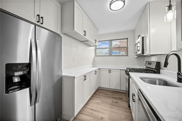 7454 Fleming St, Swissvale, PA 15218