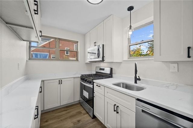 7454 Fleming St, Swissvale, PA 15218