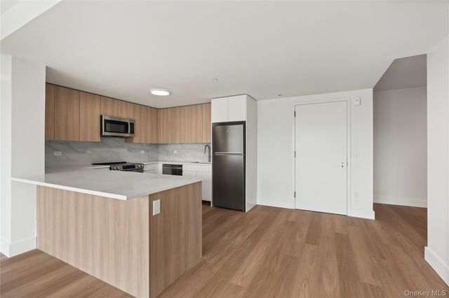 1 Lyon Place 907, White Plains, NY 10601