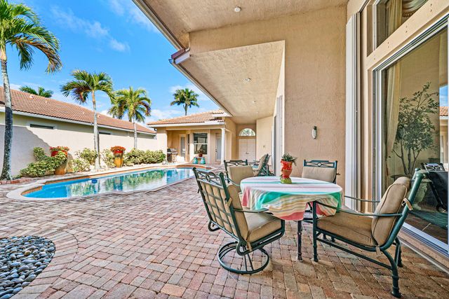 522 Les Jardin Drive, Palm Beach Gardens, FL 33410