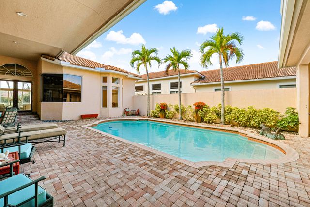 522 Les Jardin Drive, Palm Beach Gardens, FL 33410