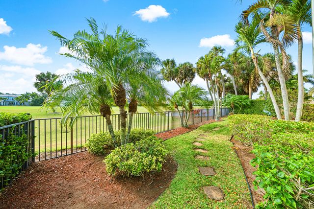 522 Les Jardin Drive, Palm Beach Gardens, FL 33410