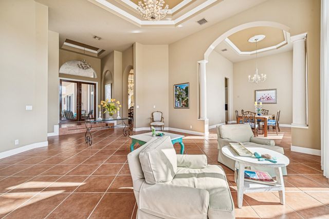 522 Les Jardin Drive, Palm Beach Gardens, FL 33410