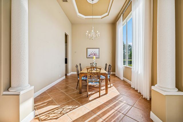 522 Les Jardin Drive, Palm Beach Gardens, FL 33410