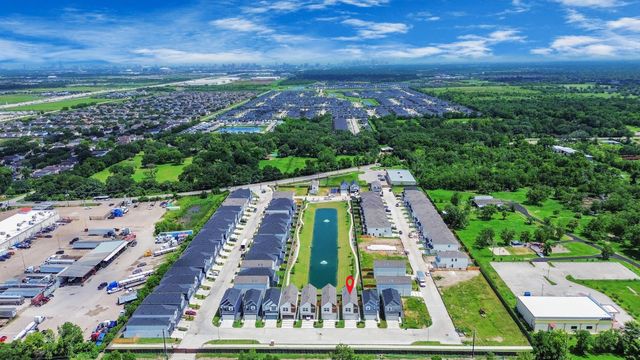 3015 Pelon Cay Drive, Houston, TX 77047