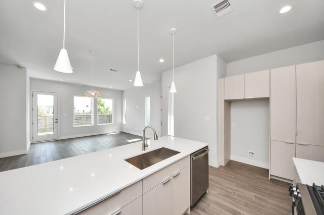 3015 Pelon Cay Drive, Houston, TX 77047