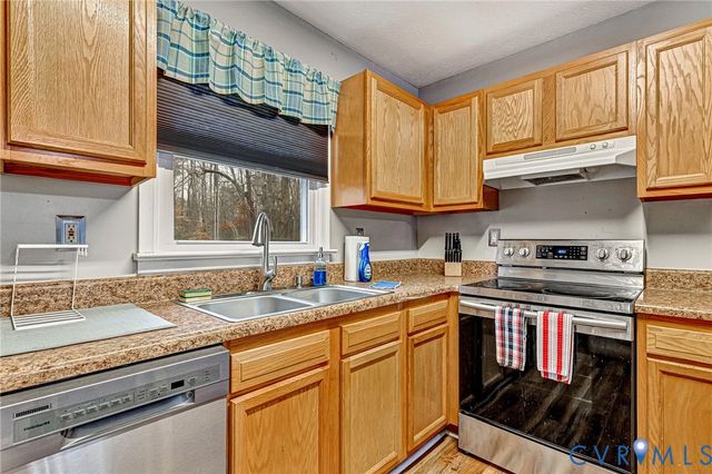 451 Southside Ln, Dunnsville, VA 22454