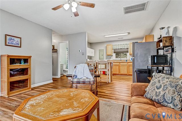 451 Southside Ln, Dunnsville, VA 22454