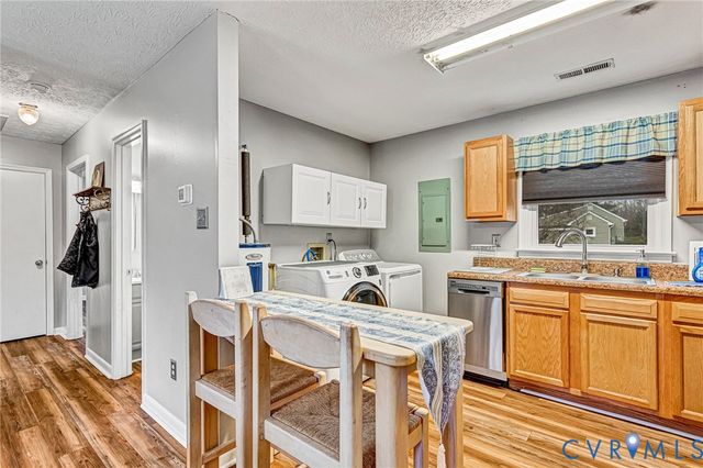 451 Southside Ln, Dunnsville, VA 22454