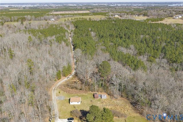 451 Southside Ln, Dunnsville, VA 22454