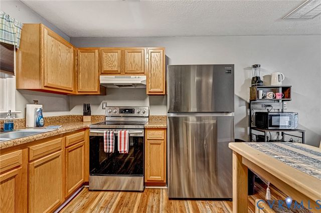 451 Southside Ln, Dunnsville, VA 22454