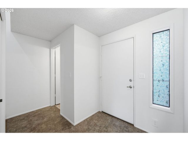 2281 RIDGEWAY Dr, Eugene, OR 97401