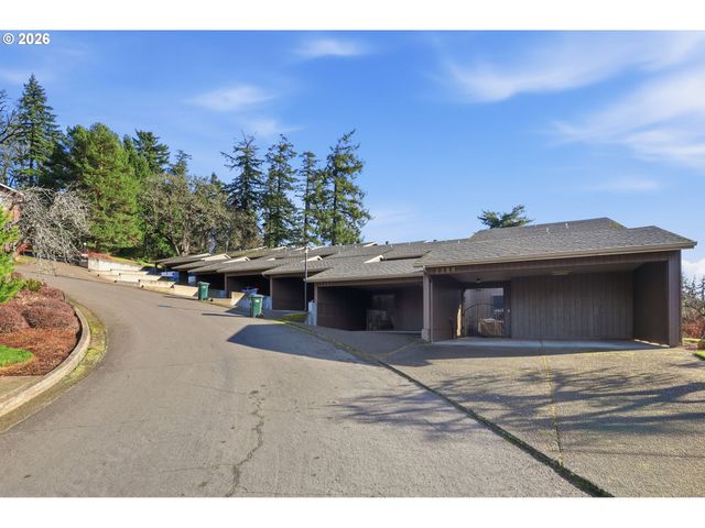 2281 RIDGEWAY Dr, Eugene, OR 97401