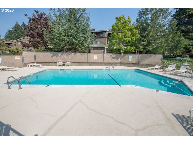 2281 RIDGEWAY Dr, Eugene, OR 97401