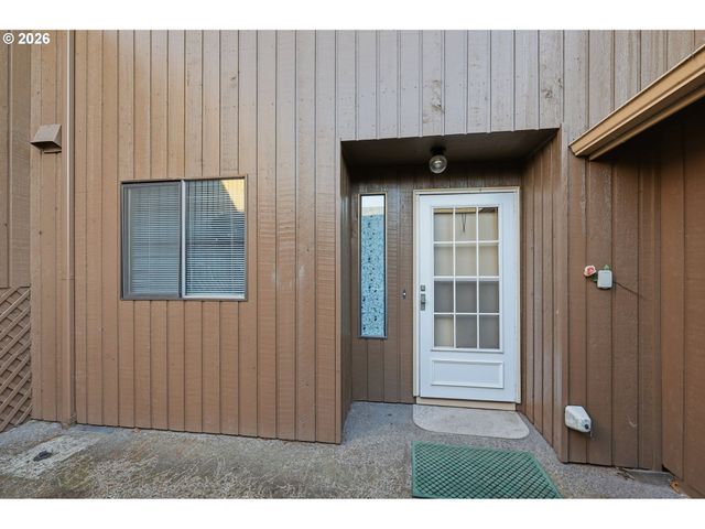 2281 RIDGEWAY Dr, Eugene, OR 97401