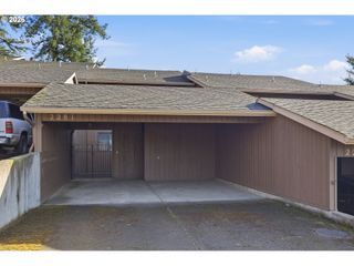 2281 RIDGEWAY Dr, Eugene, OR 97401