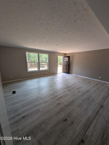 521 Veronica Way, West End, NC 27376